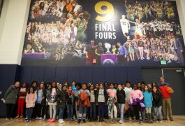 Students Visit Notre Dame practice